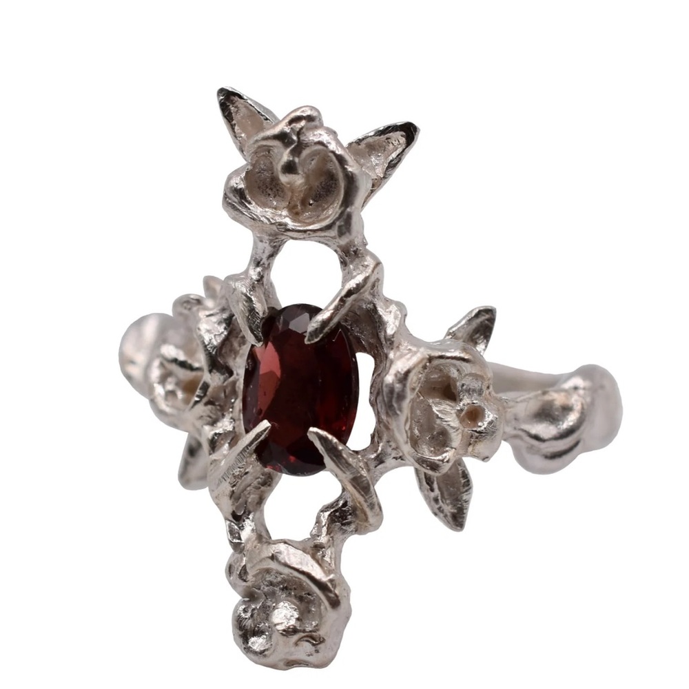 SOLD OUT Exclusive Garnet Moira x Mel Treasure & Roses Ring